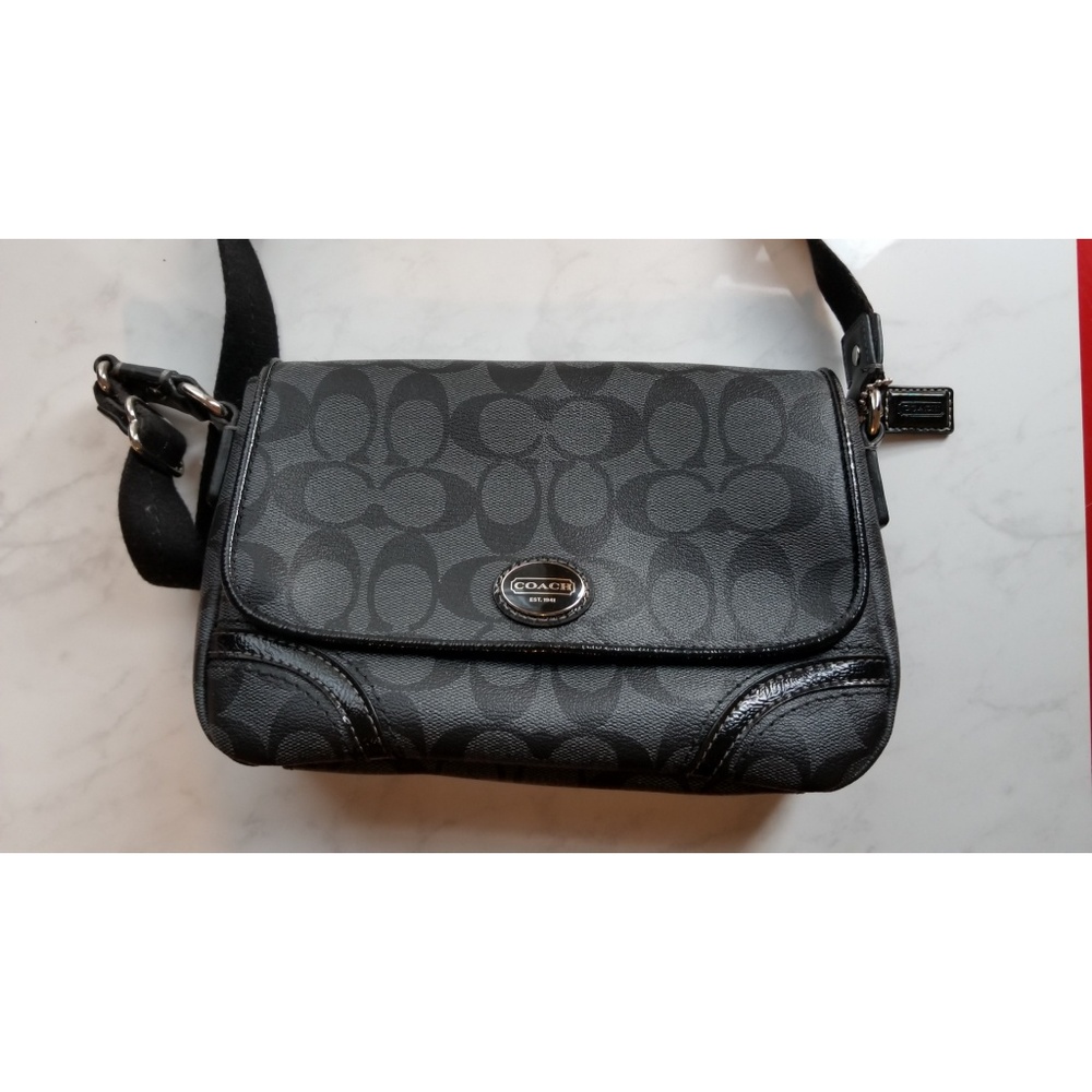 COACH Peyton Mini Messenger Swingpack Crossbody